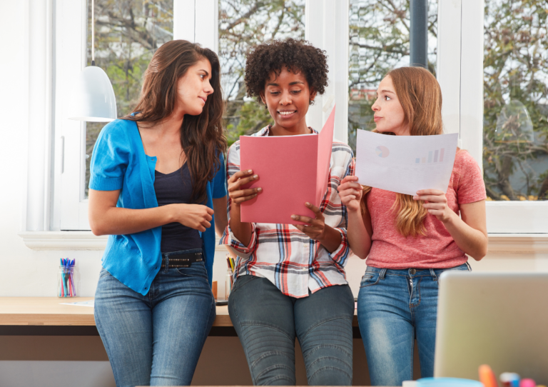 COMO ESCOLHER A CARREIRA CERTA: GUIA PARA JOVENS APRENDIZES