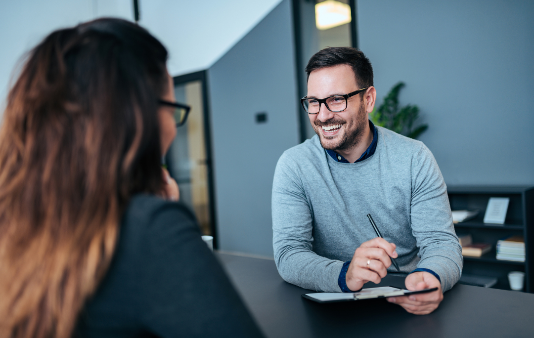 COMO SE PREPARAR PARA UMA ENTREVISTA DE EMPREGO: GUIA COMPLETO