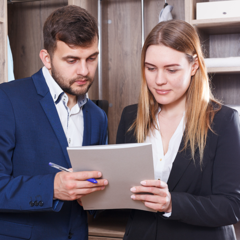 ESTAGIÁRIO (A) DE ADMINISTRAÇÃO OU AFINS